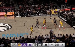 这年轻人?克内克特接东契奇击地妙传 大鹏展翅劈扣砸进