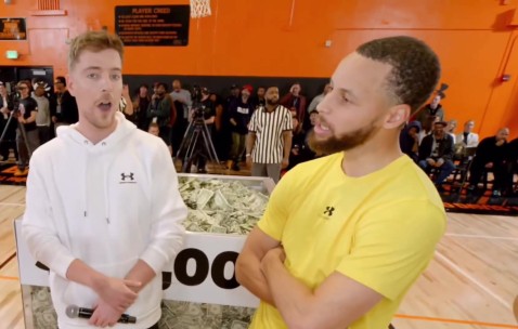 ?当我面说爱老詹是吧？库里随后30秒14个三分击败对手